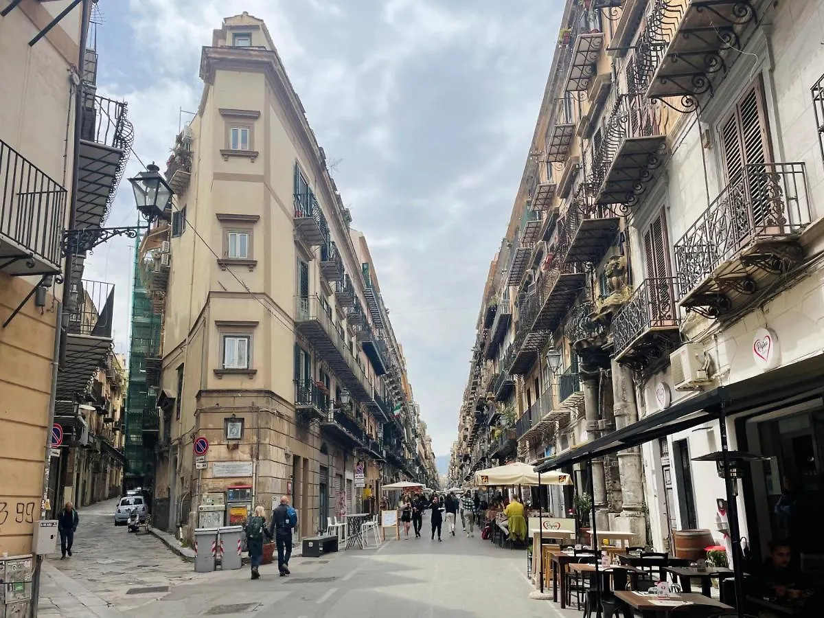 Parlamento Apartment Palermo Italia